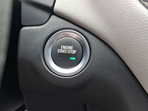 Used 2020 Chevrolet Equinox LS w/ LS Convenience Package FWD image 19