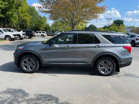 Used 2022 Ford Explorer XLT w/ Equipment Group 202A AWD/4WD image 4