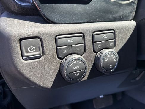 Used 2024 Chevrolet Silverado 1500 LT AWD/4WD image 22