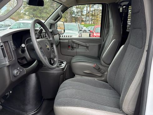 Used 2024 Chevrolet Express 2500 w/ Driver Convenience Package image 10