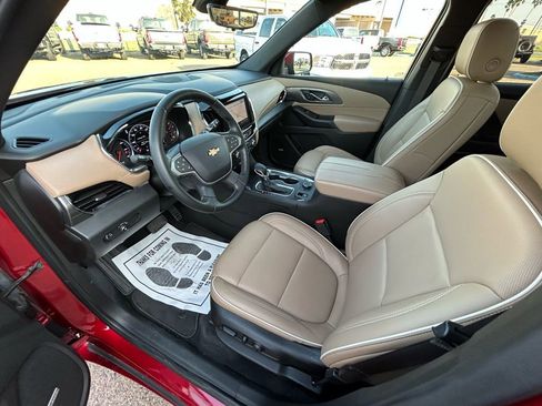 Used 2023 Chevrolet Traverse Premier image 16