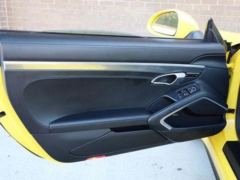 Used 2019 Porsche 911 Carrera 4S AWD/4WD image 17