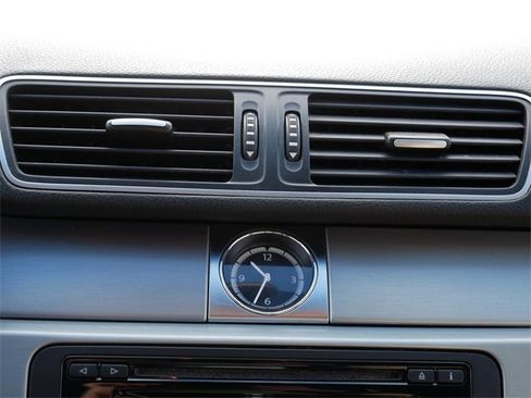 Used 2013 Volkswagen CC Lux image 29