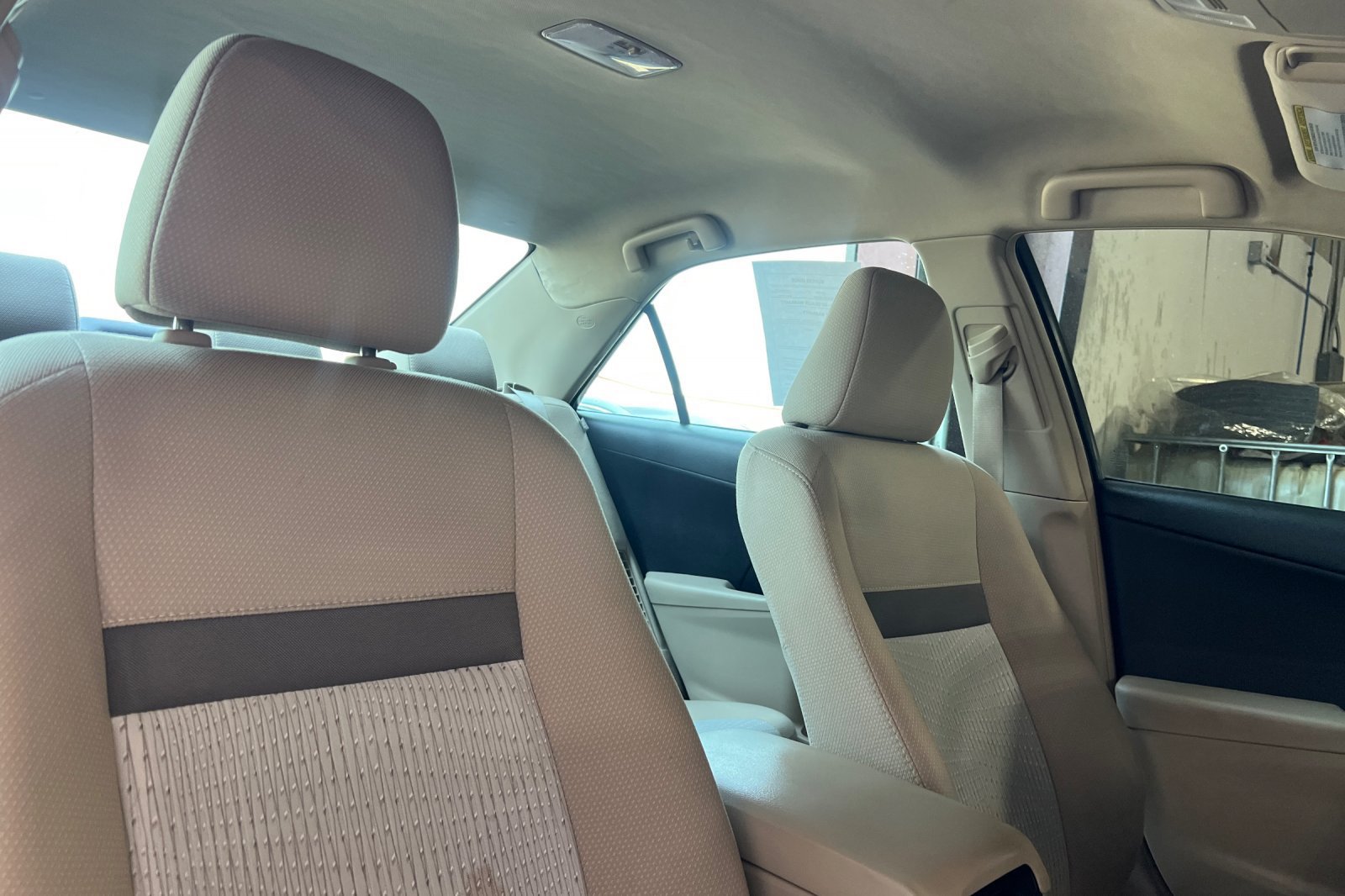 Used 2014 Toyota Camry LE FWD image 17