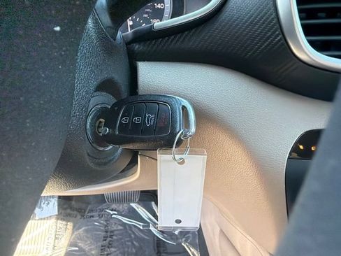 Used 2020 Hyundai Tucson SE AWD/4WD image 31
