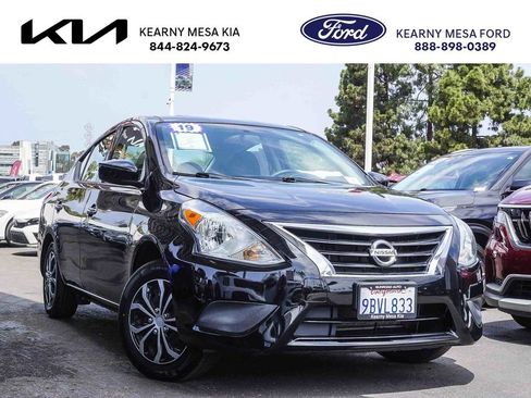 Used 2019 Nissan Versa SV FWD image 1