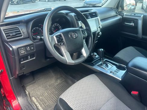 Used 2020 Toyota 4Runner SR5 AWD/4WD image 7