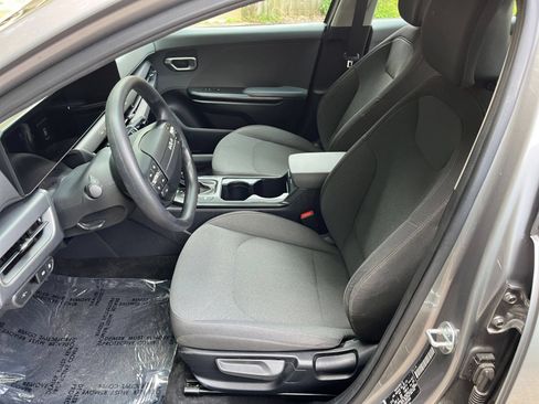 Used 2025 Kia K4 FWD image 25