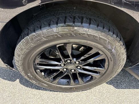 Used 2024 Ford Expedition Max XLT RWD image 11