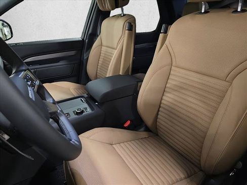 New 2026 Land Rover Discovery Limited Edition AWD/4WD image 17