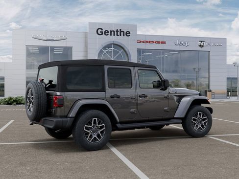 New 2026 Jeep Wrangler Unlimited Sahara AWD/4WD image 4