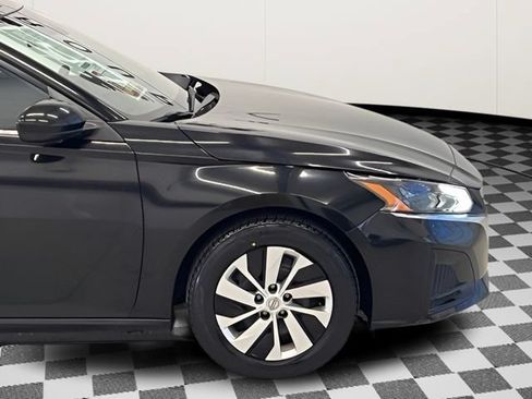 Used 2023 Nissan Altima 2.5 S FWD image 6