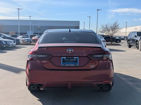 Used 2022 Toyota Camry XSE w/ Navigation Package image 5