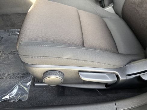 Used 2025 MAZDA MAZDA3 s image 27