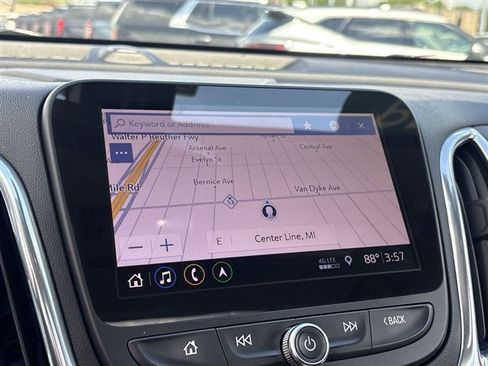 Used 2019 Chevrolet Equinox Premier FWD image 14