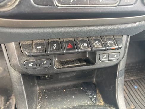 Used 2020 Chevrolet Colorado Z71 AWD/4WD image 36