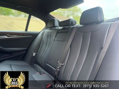 Used 2018 BMW 530i xDrive AWD/4WD image 9
