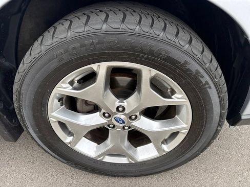 Used 2017 Subaru Forester 2.5i Touring AWD/4WD image 32