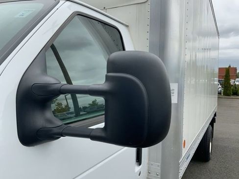 Used 2018 Ford E-450 and Econoline 450 Super Duty w/ Exterior Upgrade Package RWD image 9