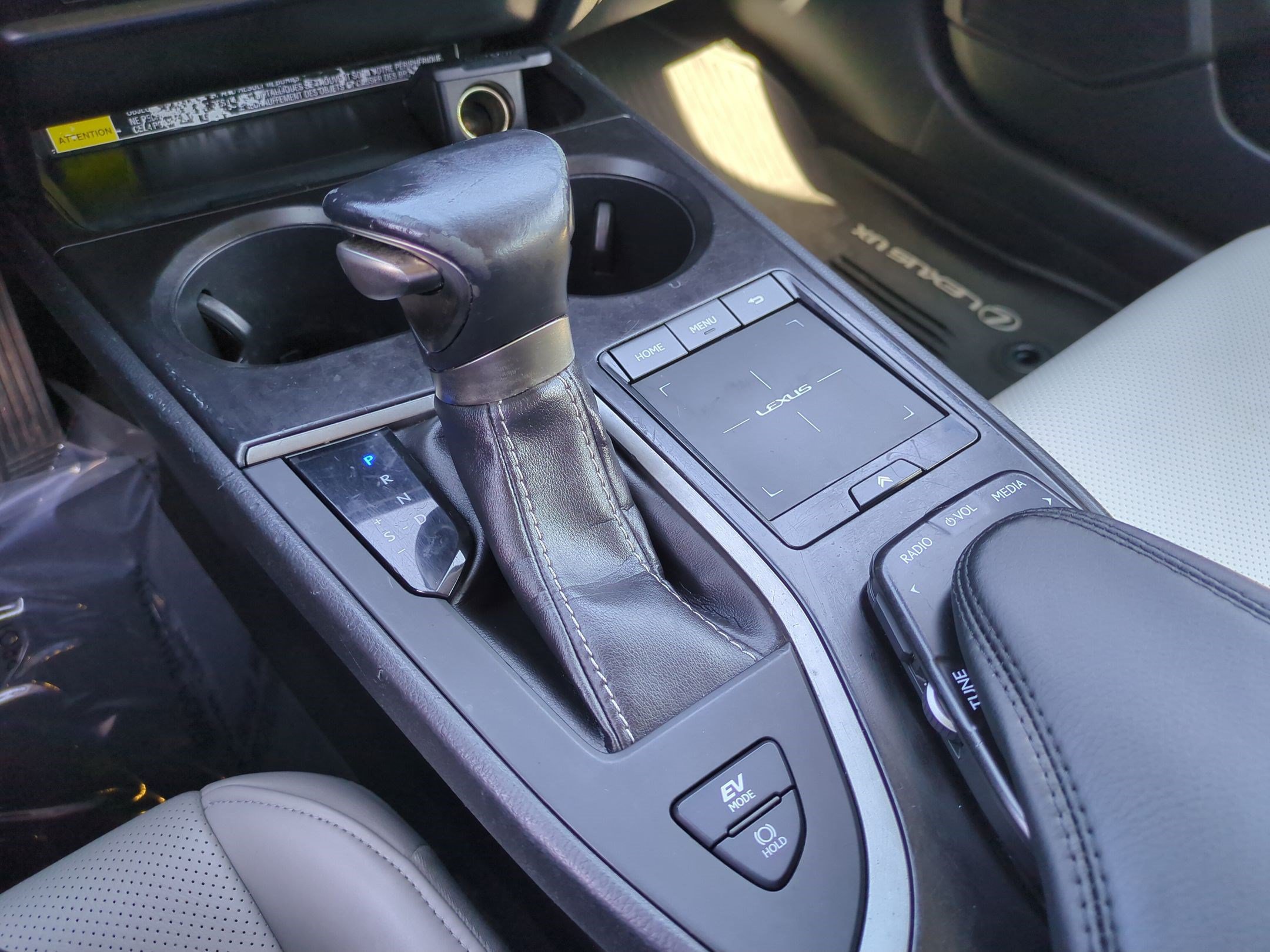 Used 2020 Lexus UX 250h w/ Premium Package AWD/4WD image 29