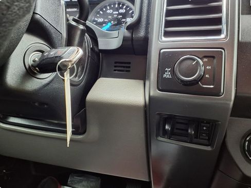 Used 2017 Ford F250 XLT w/ XLT Value Package image 15