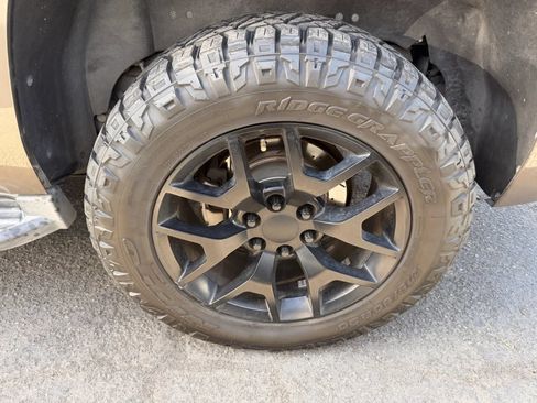 Used 2015 Chevrolet Tahoe LT AWD/4WD image 35