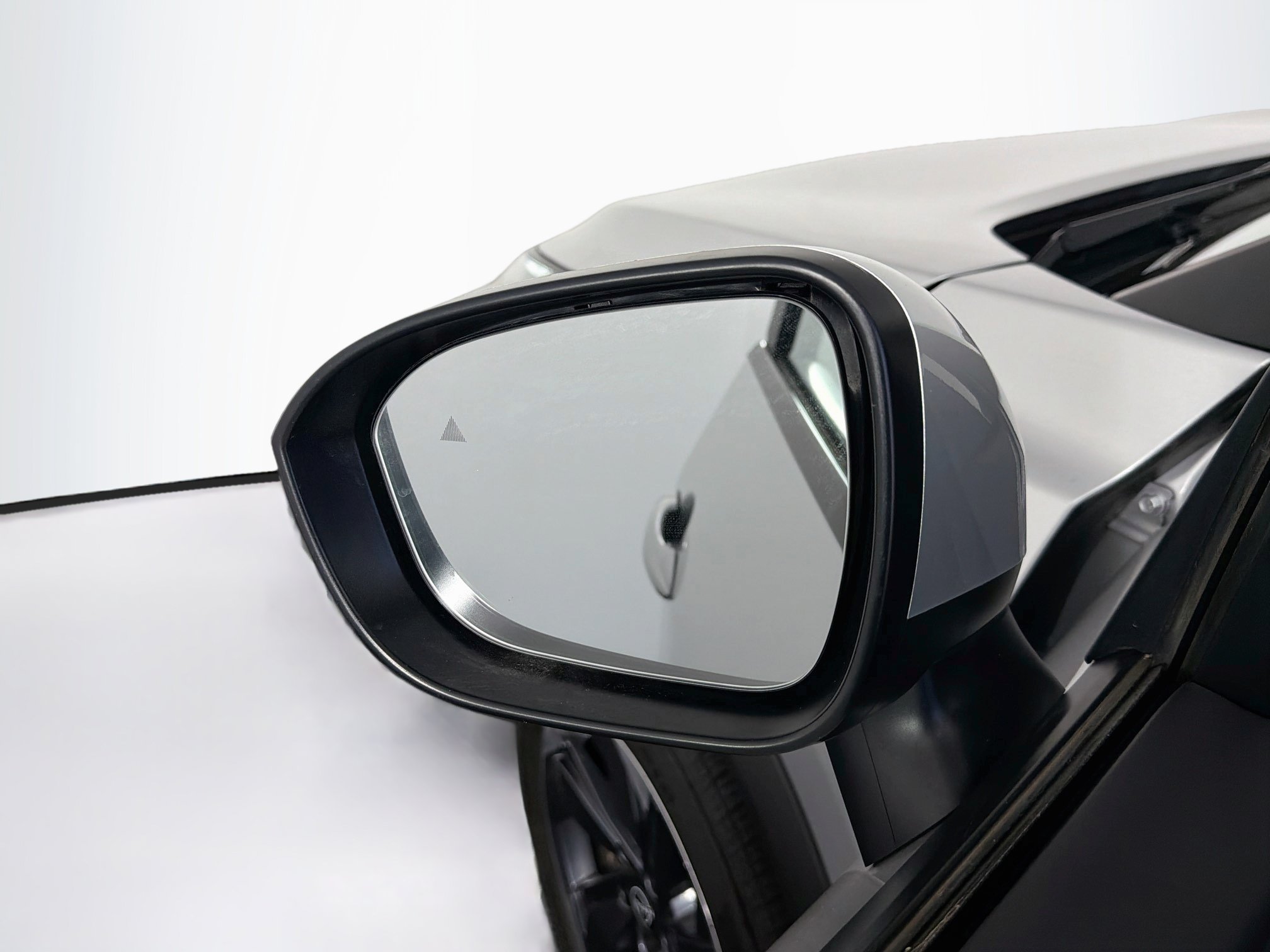 Used 2025 Nissan Rogue SV FWD image 16