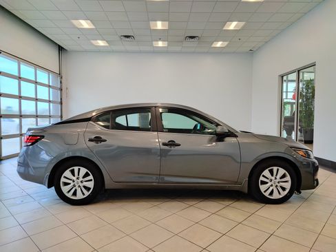 Used 2025 Nissan Sentra S FWD image 2