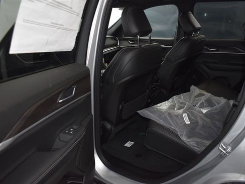 New 2026 Jeep Grand Cherokee Altitude AWD/4WD image 23