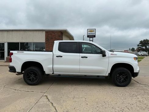 Used 2023 Chevrolet Silverado 1500 LT Trail Boss image 2