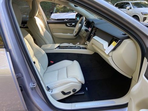 New 2026 Volvo XC60 B5 Ultra w/ Climate Package AWD/4WD image 17