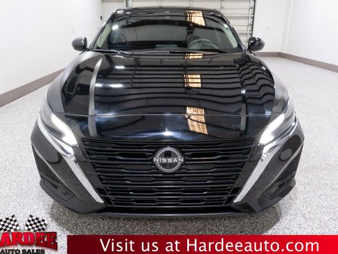 Used 2024 Nissan Altima 2.5 SV FWD image 7