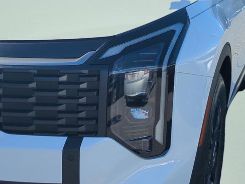 New 2026 Kia Sportage LX FWD image 10