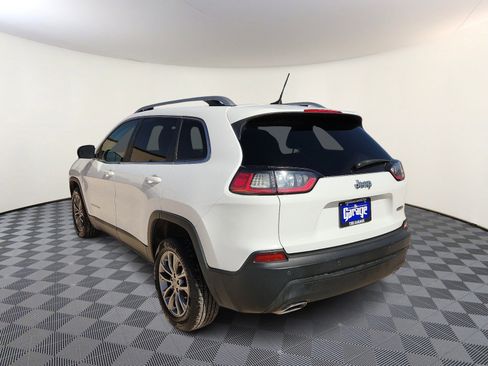 Used 2019 Jeep Cherokee Latitude Plus FWD image 3
