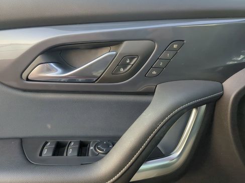 Certified 2025 Chevrolet Blazer RS w/ Driver Confidence II Package image 40