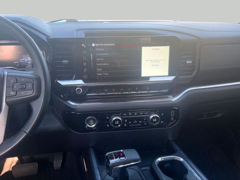 Used 2024 GMC Sierra 1500 Elevation w/ X31 Off-Road Package AWD/4WD image 7