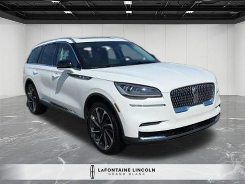 Used 2024 Lincoln Aviator Reserve w/ Equipment Group 201A AWD/4WD image 3