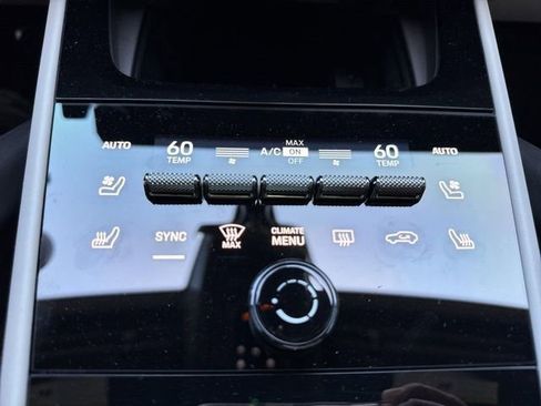 Used 2024 Porsche Cayenne Turbo image 13