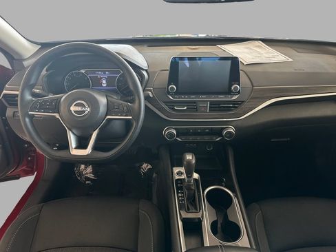 Used 2024 Nissan Altima 2.5 SV FWD image 29