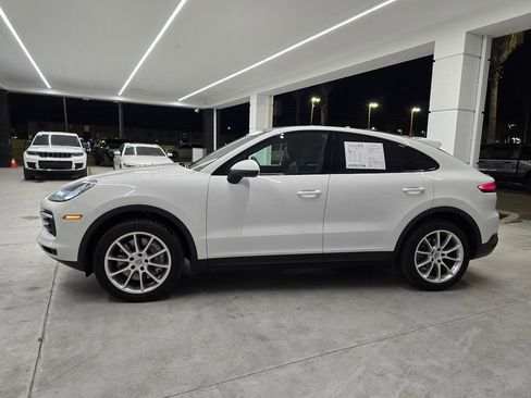 Used 2021 Porsche Cayenne Coupe image 3