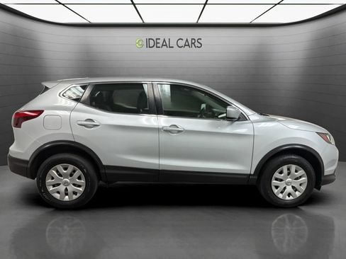 Used 2018 Nissan Rogue Sport S FWD image 4