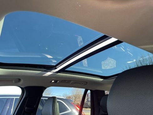 Used 2022 Volvo XC90 T6 Momentum w/ Advanced Package image 2