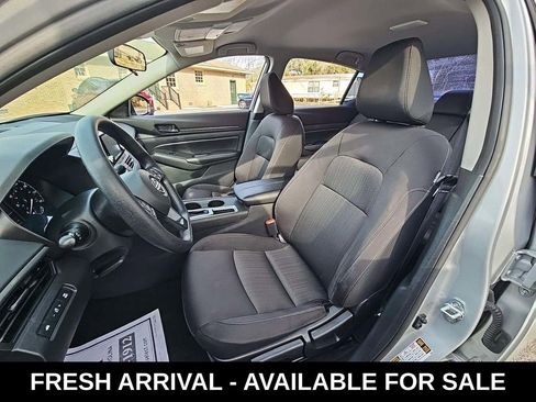 Used 2024 Nissan Altima 2.5 S image 6