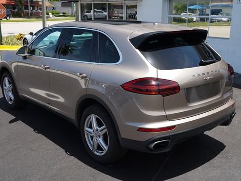 Used 2016 Porsche Cayenne AWD/4WD image 8