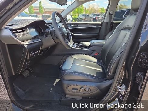 Used 2023 Jeep Grand Cherokee L Limited AWD/4WD image 26