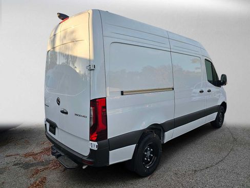 Used 2024 Mercedes-Benz Sprinter 3500 image 3