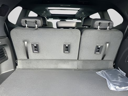 New 2026 GMC Acadia Elevation w/ Elevation Premium Package image 9