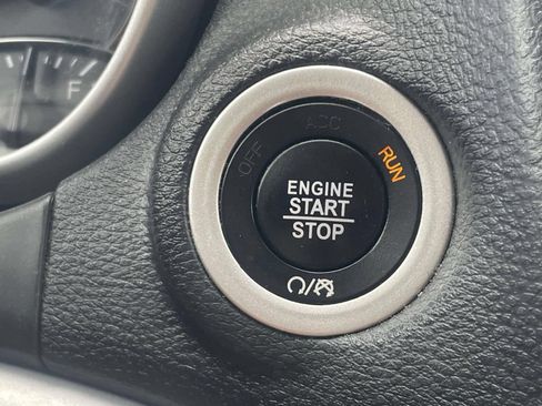 Used 2018 Dodge Journey SXT w/ Connectivity Group FWD image 18