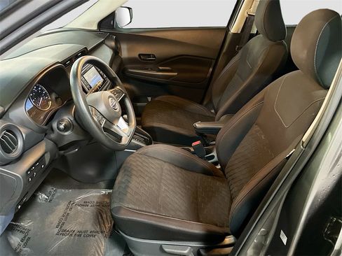 Used 2022 Nissan Kicks S image 19