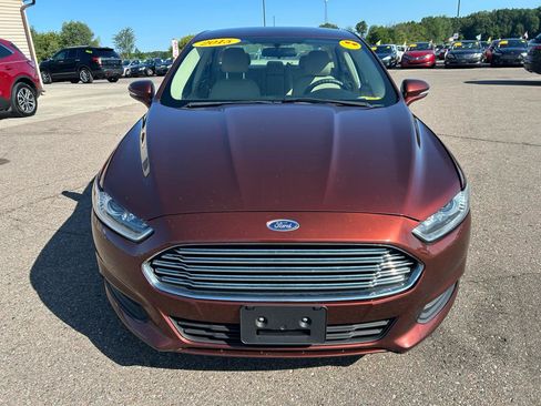 Used 2015 Ford Fusion SE FWD image 2